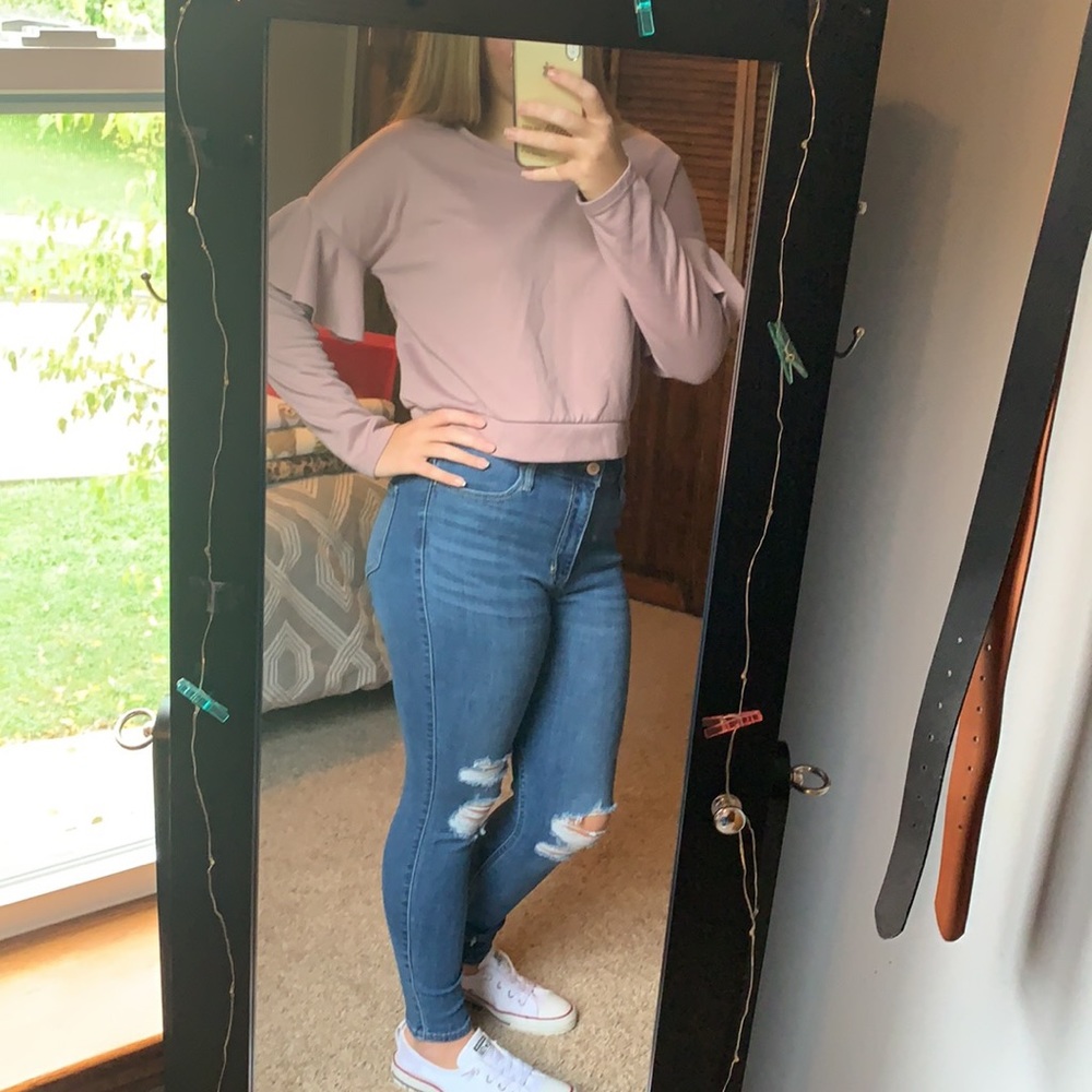 🌻ruffled sleeve cropped blouse!